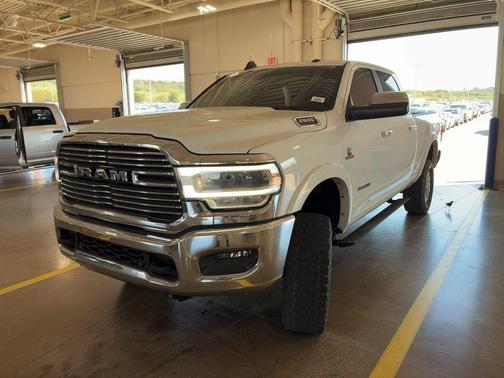 2020 RAM 2500 Laramie Crew Cab 4X4 6'4' Box