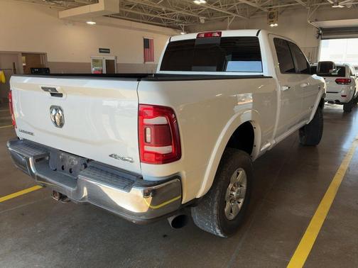 2020 RAM 2500 Laramie Crew Cab 4X4 6'4' Box