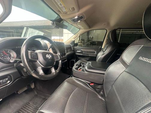 2020 RAM 2500 Laramie Crew Cab 4X4 6'4' Box