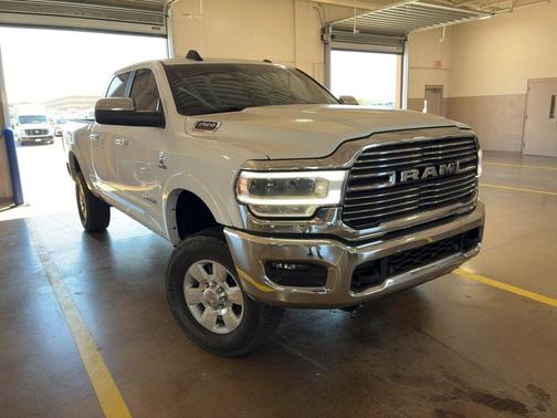 2020 RAM 2500 Laramie Crew Cab 4X4 6'4' Box