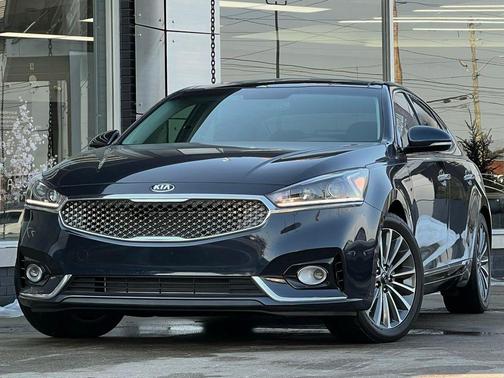 2017 Kia Cadenza Premium