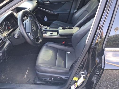 2018 Lexus IS 300 Base