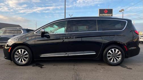 2021 Chrysler Pacifica Hybrid Limited