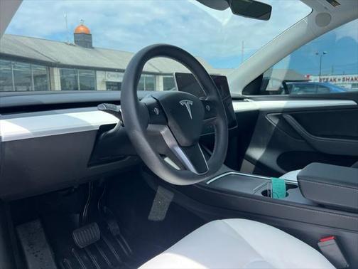 2024 Tesla Model Y Long Range Dual Motor All-Wheel Drive