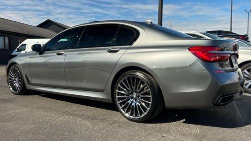 2019 BMW 750 I