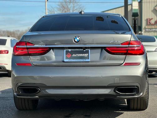 2019 BMW 750 I