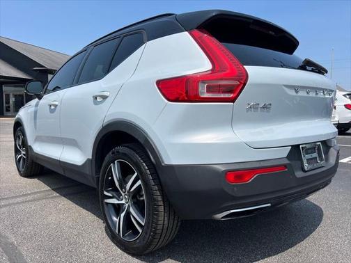 2020 Volvo XC40 T5 R-Design