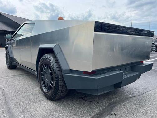 2024 Tesla Cybertruck Cyberbeast