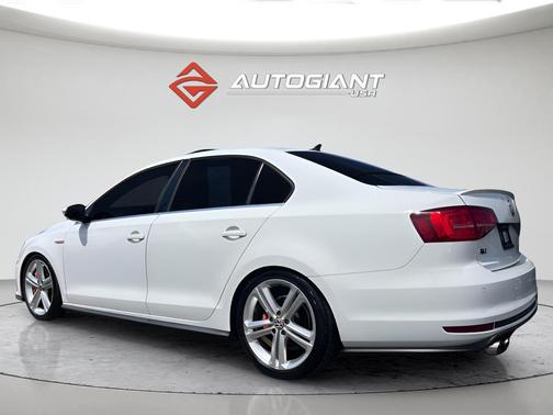 Pure White 2017 Volkswagen Jetta GLI