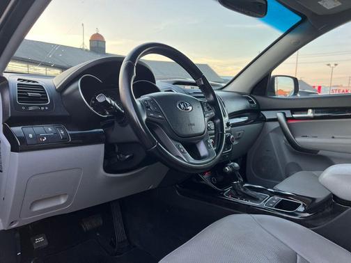 2014 Kia Sorento SX