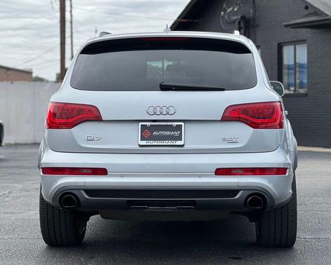 Ice Silver Metallic 2014 Audi Q7 3.0T S line Prestige