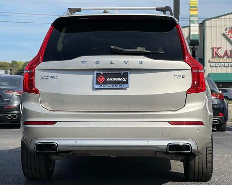 2016 Volvo XC90 Hybrid T8 Momentum