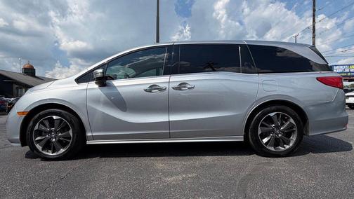 Silver 2022 Honda Odyssey Elite