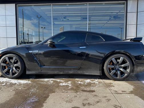 2011 Nissan GT-R Premium