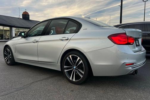 2018 BMW 330e iPerformance