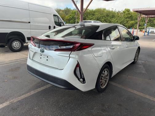 2021 Toyota Prius Prime LE