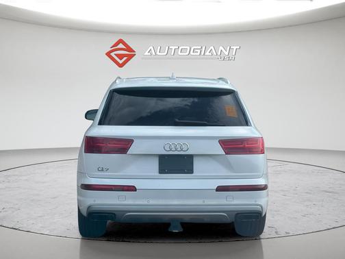 Carrara White 2019 Audi Q7 45 Premium