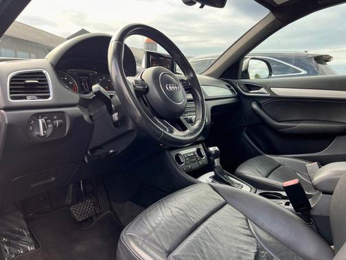 Brilliant Black 2018 Audi Q3 2.0T Premium