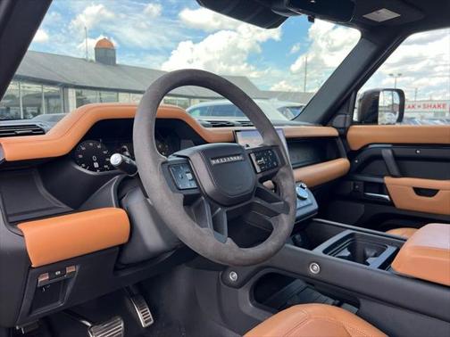 2023 Land Rover Defender 110 V8