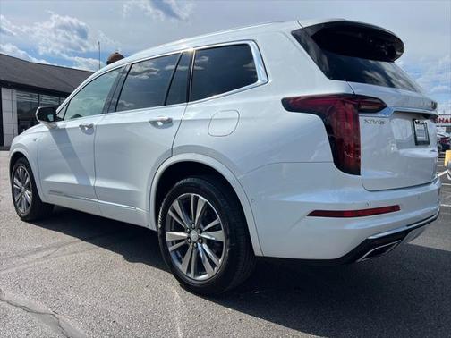 2022 Cadillac XT6 Premium Luxury FWD