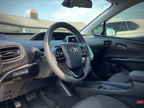 2022 Toyota Prius L