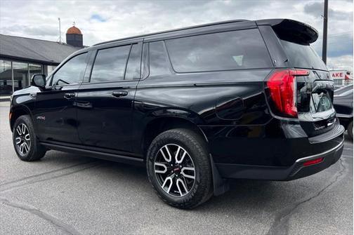 2023 GMC Yukon XL 4WD AT4
