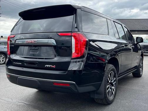 2023 GMC Yukon XL 4WD AT4