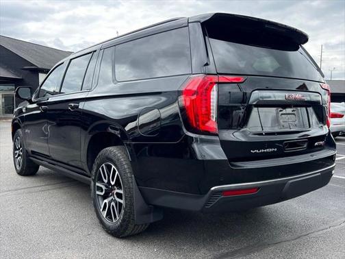 2023 GMC Yukon XL 4WD AT4