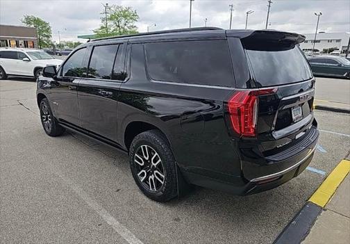 2023 GMC Yukon XL 4WD AT4
