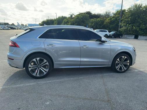 2020 Audi Q8 55 Premium Plus