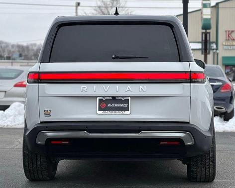 2023 Rivian R1S Adventure