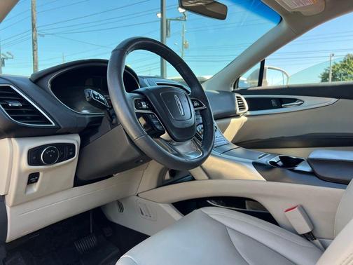 2019 Lincoln Nautilus Standard
