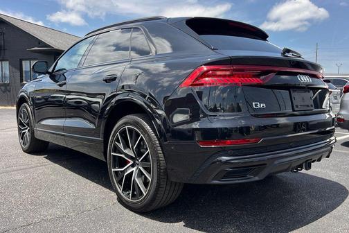 Orca Black Metallic 2019 Audi Q8 3.0T Premium