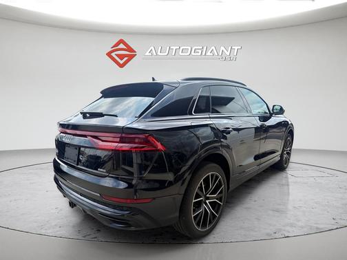Orca Black Metallic 2019 Audi Q8 3.0T Premium