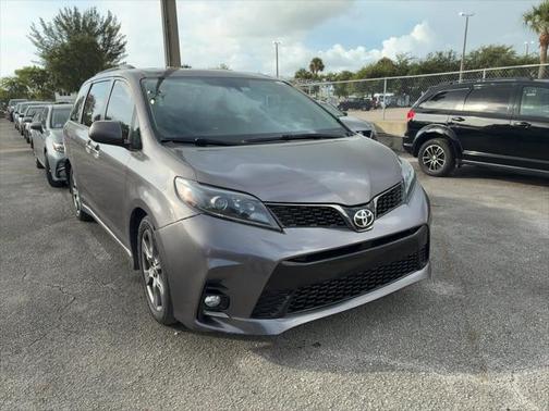 2020 Toyota Sienna SE Premium