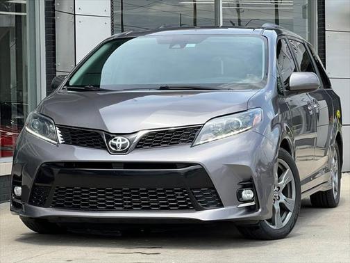 2020 Toyota Sienna SE Premium