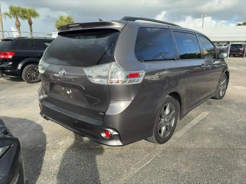2020 Toyota Sienna SE Premium