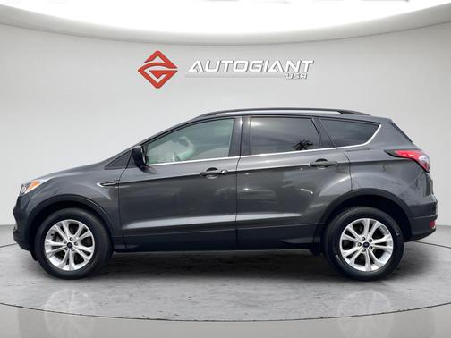 Magnetic Metallic 2018 Ford Escape SE