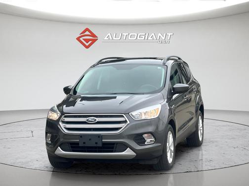 Magnetic Metallic 2018 Ford Escape SE