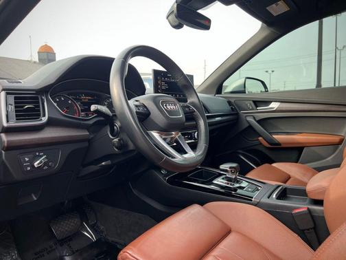 2022 Audi Q5 45 S line Premium