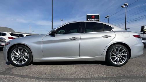 2017 Alfa Romeo Giulia Base