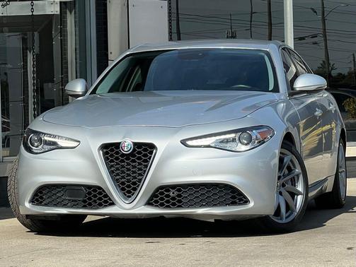 2017 Alfa Romeo Giulia Base