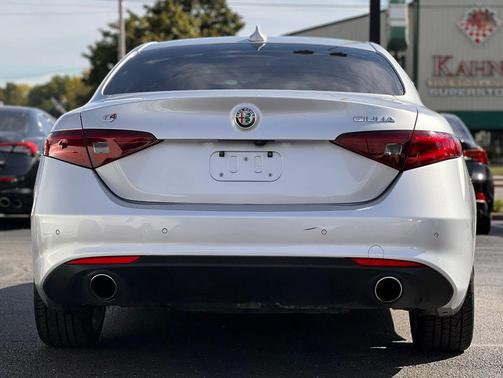 2017 Alfa Romeo Giulia Base