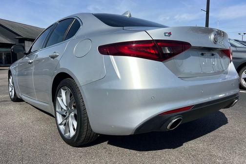 2017 Alfa Romeo Giulia Base