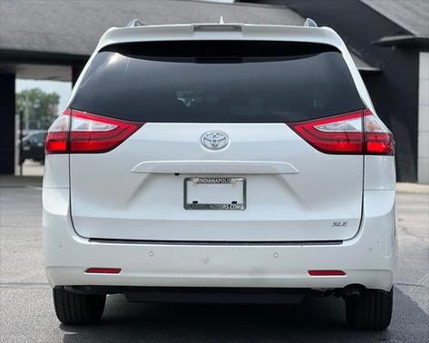 2019 Toyota Sienna XLE