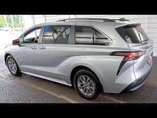 2024 Toyota Sienna XLE 8 Passenger