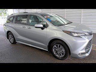 2024 Toyota Sienna XLE 8 Passenger
