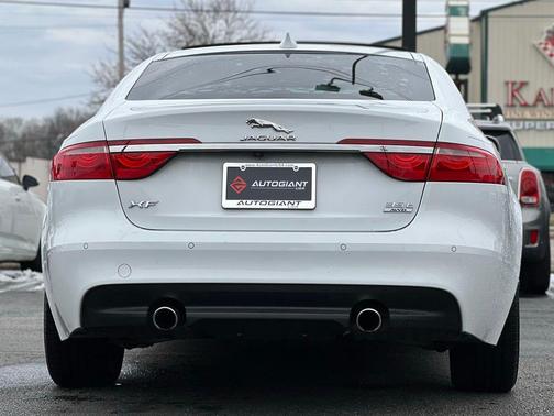 2016 Jaguar XF 35t Premium