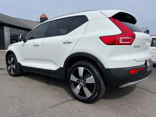 2019 Volvo XC40 T5 Momentum