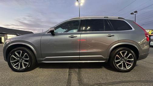2019 Volvo XC90 T6 Momentum